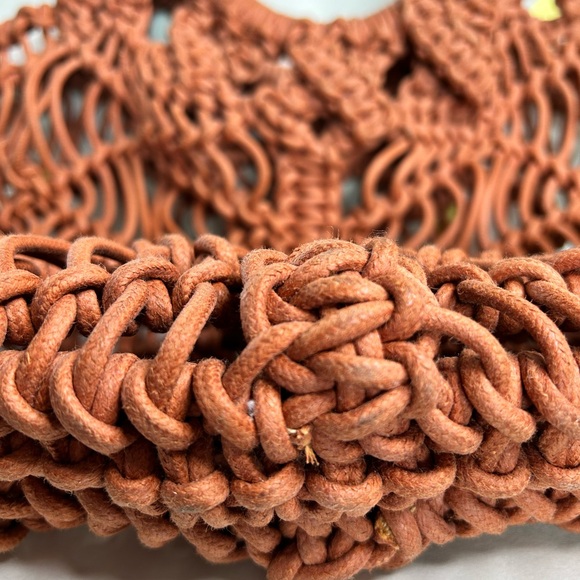 Boho brown woven cord bag with wood handles - Picture 3 of 5